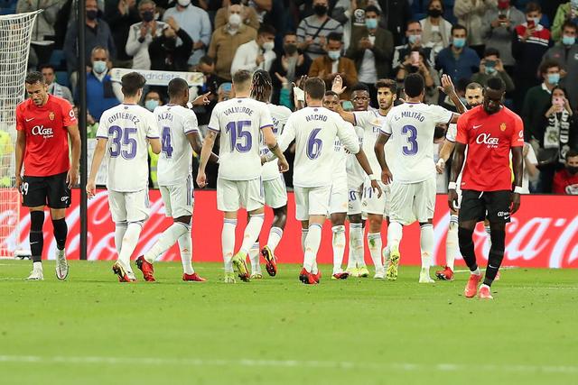 官方：曼城签下纽约城左后卫麦克法兰